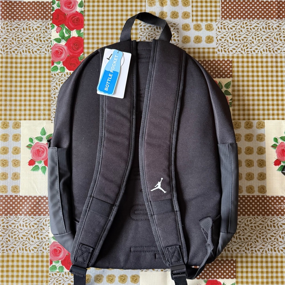 Jordan Large Unisex Cargo Black Adjustable Straps Multi-Compartment Backpack NWT - Picture 9 of 11